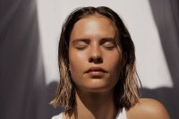 De skin-first trend die make-up overbodig maakt
